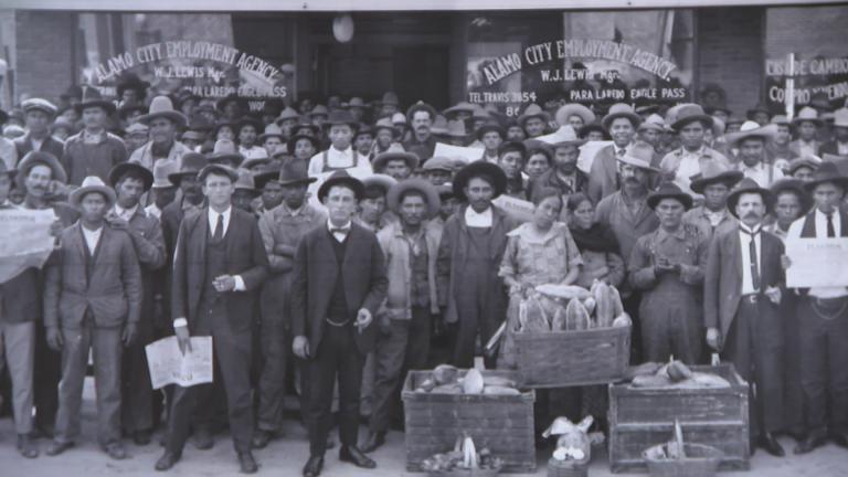 “Rieles y Raíces: Traqueros in Chicago and the Midwest” is at the National Museum of Mexican Art through April 26, 2026. (WTTW News)