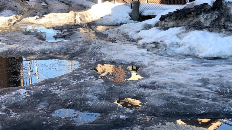 With temperatures soaring above freezing in Chicago, the “big melt” is well underway. (Patty Wetli / WTTW News)