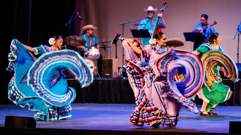 (Courtesy of the Mexican Folkloric Dance Company of Chicago)