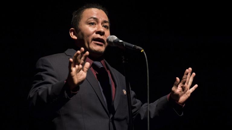 Nestor Gomez tells his story “Growing Another Heart” at a Moth StorySlam. (Credit: The Moth)