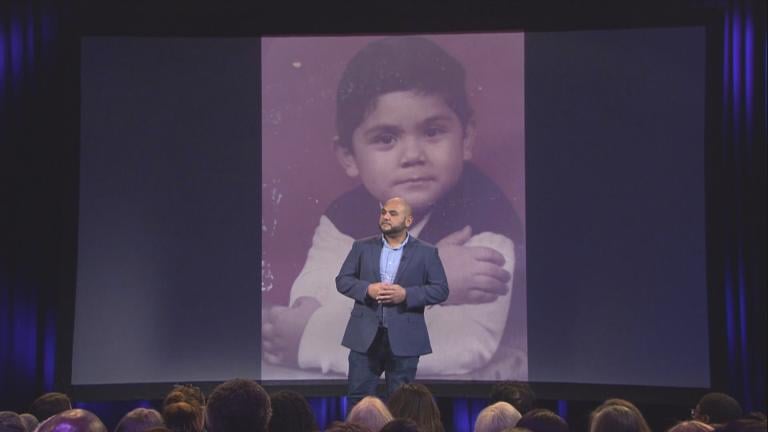Orlando Mayorga delivers a talk as part of FIRSTHAND: Life After Prison. (WTTW)