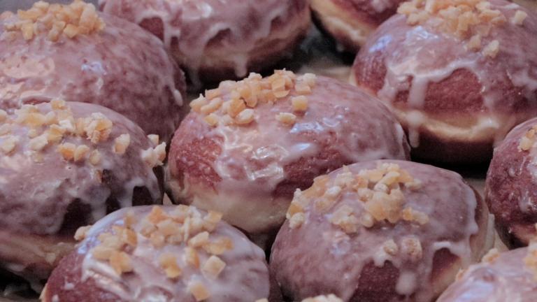 Home baker Agnieszka “Agnes” Hurtado whips up hundreds of paczki every year. (Nicole Cardos / WTTW News)