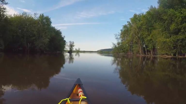 Paddling along the Mississippi (Courtesy of Paul Meincke)