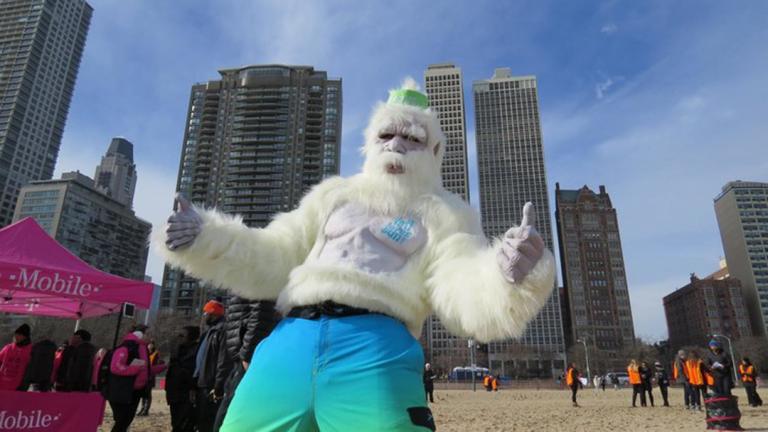 Last year’s plunge saw mild temperatures and plenty of sun. (Courtesy of the Lakeview Polar Bear Club)