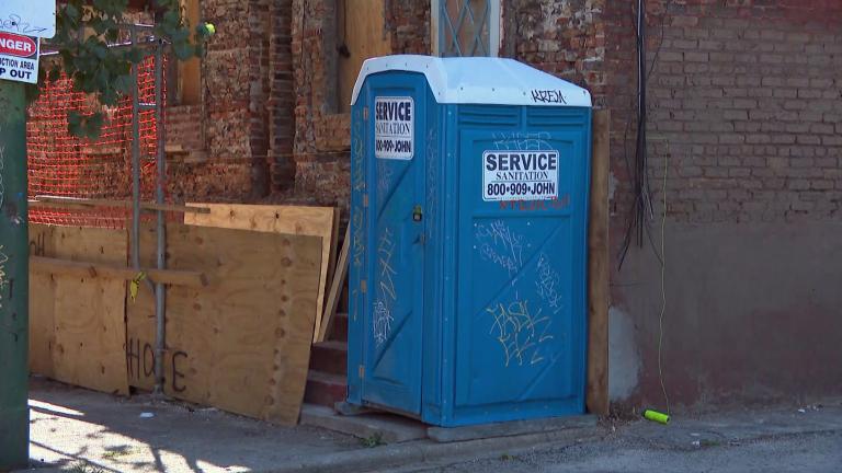 A recent investigation by the Chicago Tribune found the city has failed to provide the public with easy, consistent access to free toilets, with scant information available about those that do exist. (WTTW News)