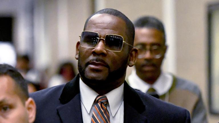 R. Kelly leaves the Daley Center after a hearing in his child support case May 8, 2019, in Chicago. (AP Photo / Matt Marton, File)