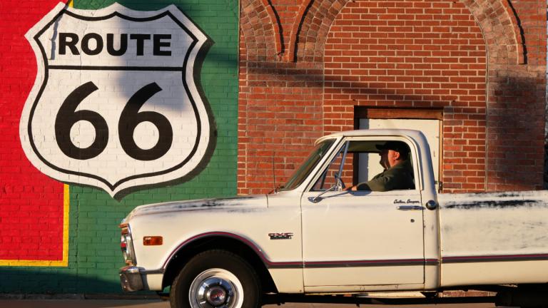 A person pulls up to a stoplight in Galena, Kan., Monday, Nov. 17, 2025. (AP Photo / Jeff Roberson)
