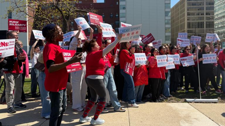 Nurses gathered near Rush University Medical Center in the Illinois Medical District on April 9, 2026, in support of unionizing efforts. (Eunice Alpasan / WTTW News)