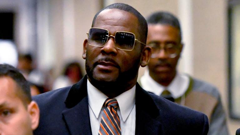  R. Kelly leaves the Daley Center after a hearing in his child support case, May 8, 2019, in Chicago. (AP Photo/Matt Marton, File)