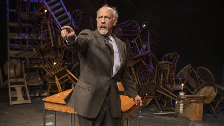 Jim Ortlieb performs in John Kolvenbach’s “Stand Up If You’re Here Tonight,” now running at American Blues Theater through April 9, 2022. (Credit Michael Brosilow) Jim Ortlieb performs in John Kolvenbach’s “Stand Up If You’re Here Tonight,” now running at American Blues Theater through April 9, 2022. (Credit Michael Brosilow)