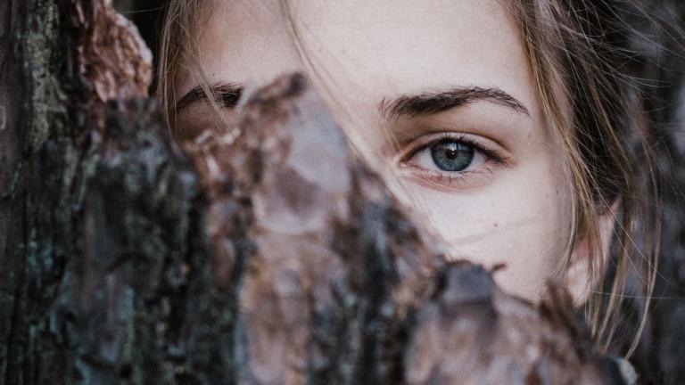 Take a close look at bark. It has a lot of clues about a tree's identity. (Pexels / Elizaveta Dushechkina)