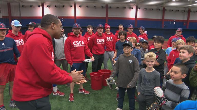 Curtis “The Grandyman” Granderson works with kids at the Chicago Baseball and Educational Academy. (WTTW News)
