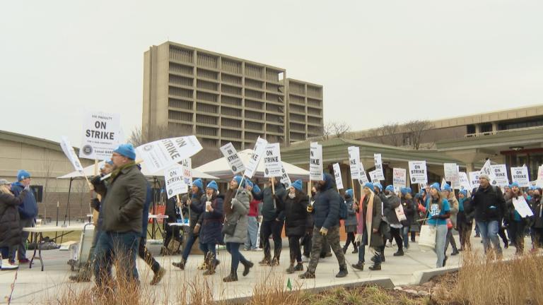 Faculty members at University of Illinois-Chicago walk the picket line on Jan. 17, 2023. (WTTW News)