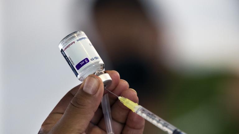 A health worker prepares to administer a jab of the AstraZeneca COVID-19 vaccine during a vaccination drive for people ages 30 to 39 in Mexico City, Wednesday, July 7, 2021. (AP Photo / Marco Ugarte) A health worker prepares to administer a jab of the AstraZeneca COVID-19 vaccine during a vaccination drive for people ages 30 to 39 in Mexico City, Wednesday, July 7, 2021. (AP Photo / Marco Ugarte)