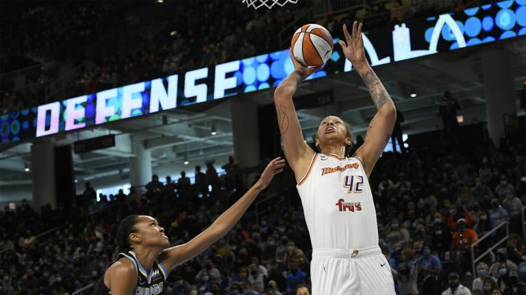 Phoenix Mercury's Brittney Griner (42) shoots against Chicago Sky's Azura Stevens (30) during the first half of Game 4 of the WNBA Finals, Sunday, Oct. 17, 2021, in Chicago. (AP Photo / Paul Beaty)