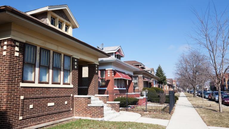 A file photo of a Chicago residential street. (stevegeer / iStock)