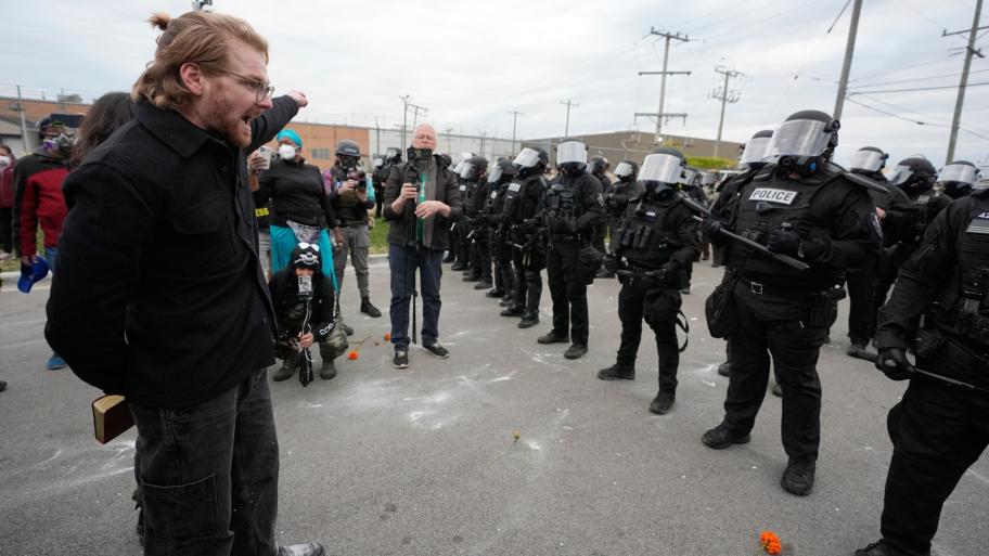 Protesters standoff with law enforcement outside an ICE processing facility in the Chicago suburb of Broadview, Ill., Saturday, Nov. 1, 2025. (AP Photo / Alex Brandon) 