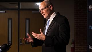 Paul Vallas fields questions from the news media on Feb. 7, 2023, after the WTTW News mayoral forum. (Michael Izquierdo / WTTW News)