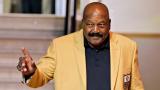 Jim Brown is introduced before the inaugural Pro Football Hall of Fame Fan Fest Friday, May 2, 2014, at the International Exposition Center in Cleveland. (AP Photo / Mark Duncan, File) Jim Brown is introduced before the inaugural Pro Football Hall of Fame Fan Fest Friday, May 2, 2014, at the International Exposition Center in Cleveland. (AP Photo / Mark Duncan, File)