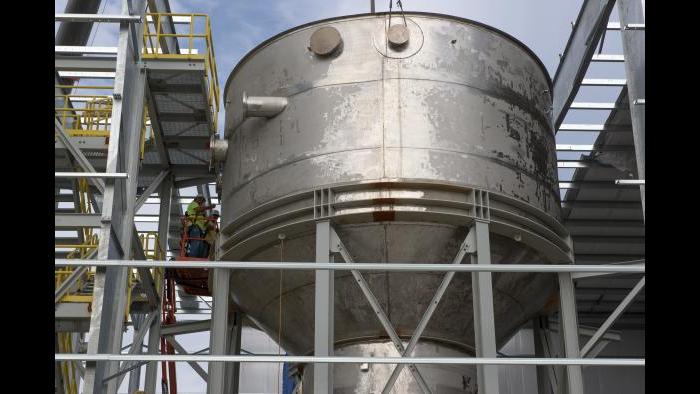 A reactor at the Stickney facility. (Courtesy Metropolitan Water Reclamation District of Greater Chicago)