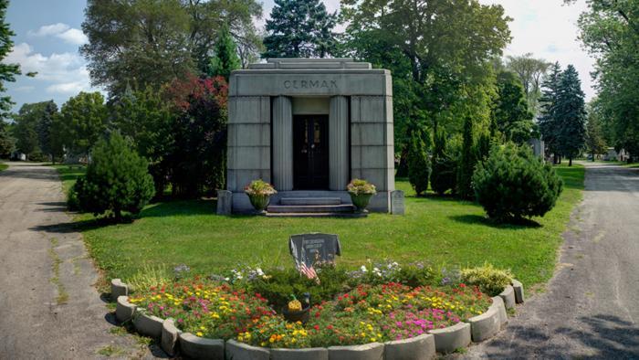 Mayor Anton Cermak, Bohemian Cemetery (Credit: Larry Broutman)