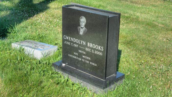Gwendolyn Brooks, Lincoln Cemetery (Credit: Larry Broutman)