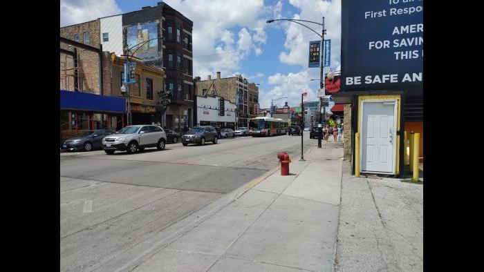 Empty streets in a typically crowded Wrigleyville. (Erica Gunderson / WTTW News)