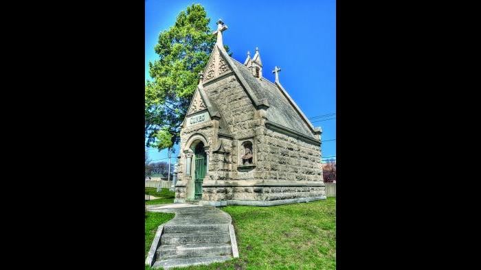 Frank Cuneo, Calvary Cemetery (Credit: Larry Broutman)