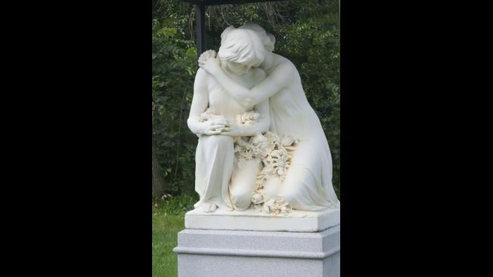 The Raithel Sisters, Wunder’s Cemetery (Credit: Larry Broutman)