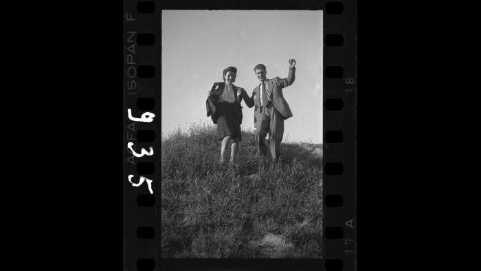 Ghetto residents happily strolling, 1940-1944. (Courtesy of the Art Gallery of Ontario, Gift of the Archive of Modern Conflict)