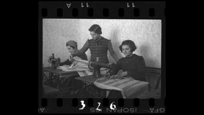 Mattress and woodframe production at the Holzwollenfabrik workshop, 1942. (Courtesy of the Art Gallery of Ontario, Gift of the Archive of Modern Conflict)