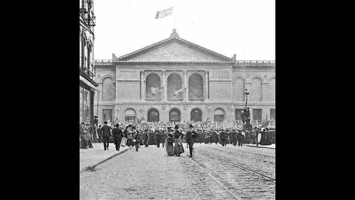 Opening day of the museum, Dec. 8, 1893 (Courtesy of The Art Institute of Chicago)