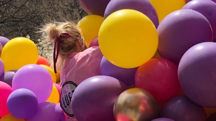 Luft Balloons owner Elaine Frei, engulfed in her work. (Patty Wetli / WTTW News)
