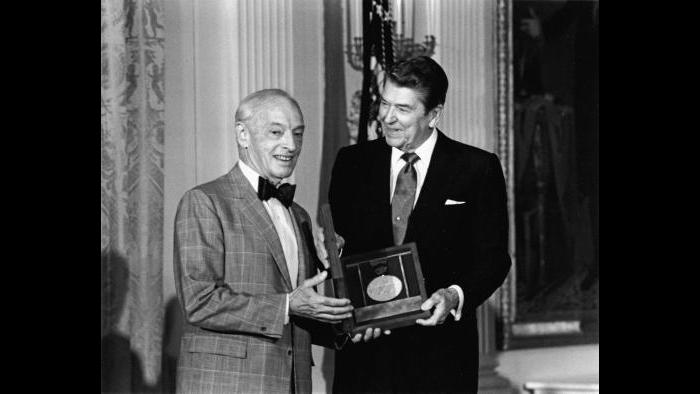 Bellow with Ronald Reagan (Courtesy of the University of Chicago News Office; photo by Mary-Anne Fackleman-Miner/The White House)