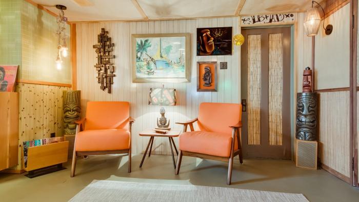 The homeowners decorated with their collection of tiki mugs and art. (Courtesy of Chicago Bungalow Association)