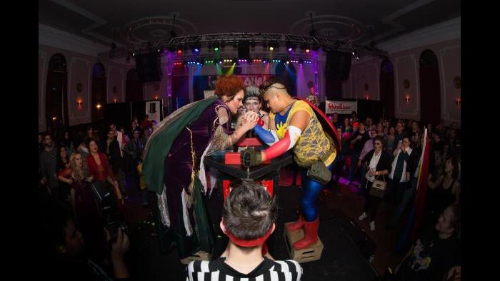 Winafight Sanderson vs. Captain Philippines at the Chicago League of Lady Arms Wrestlers’ CLLAW XXVIII match at Logan Square Auditorium. (Trainman Photography)