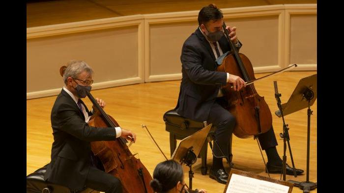 From left: CSO Principal Cello John Sharp and CSO Assistant Principal Cello Kenneth Olsen. (Credit: Todd Rosenberg Photography)