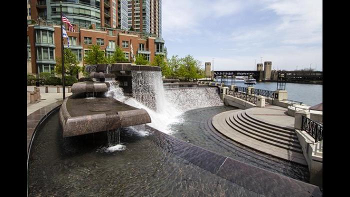 Centennial Fountain (Credit: Julia Thiel)
