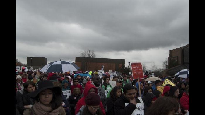 Protesters at Northeastern Illinois University. (Tricia Wood)