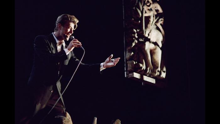 David Bowie performs at Shoreline Amphitheater in California, Oct. 21, 1995. (Courtesy of Ken Friedman)