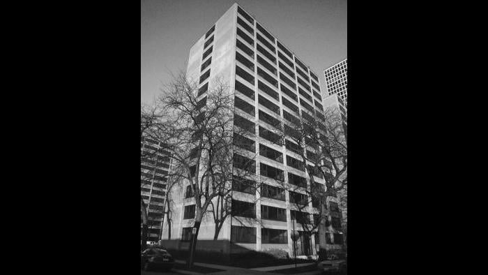 The Algonquin Apartments stand where the original Chicago Beach hotel was constructed, located directly on the lakefront at the time.