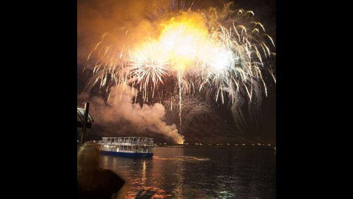 Navy Pier fireworks. (Aurimas / Flickr)