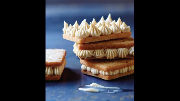 Fleur de sel shortbread with vanilla halvah (Dan Goldberg © 2015)