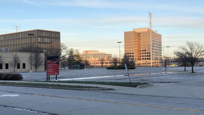 The Edens Expressway, just barely visible, runs along the rear of the proposed Carvana site. The Carvana tower's see-thru glass and illumination is designed as a 24/7 billboard. (Patty Wetli / WTTW News)