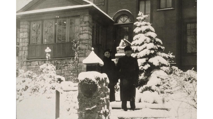 Jean and Paul Harris outside their home, named Comely Bank after the Edinburgh street on which Jean grew up. (Courtesy Rotary International)