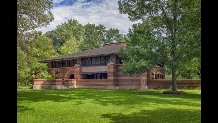 The Arthur Heurtley House in Oak Park, Illinois.