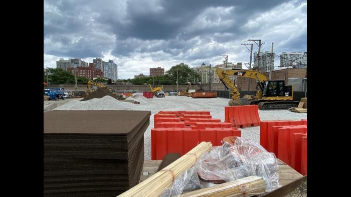 Construction on a temporary CTA station at Bryn Mawr on Saturday, July 11, 2020. (Nick Blumberg / WTTW News)