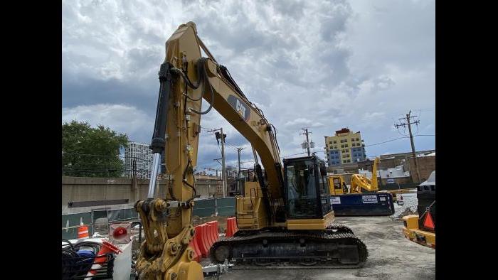 Construction on a temporary CTA station at Bryn Mawr on Saturday, July 11, 2020. (Nick Blumberg / WTTW News)