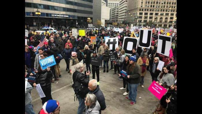 Protesters gather at Trump Tower in Chicago on Monday, Oct. 28, 2019l. (Steve Eisen / WTTW News)