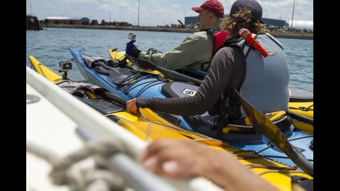 Kayaking in the Calumet River. (Luke Brodarick / Chicago Tonight)